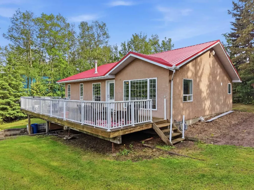 37 Parkland Crescent Parkland Beach AB T0C 2J0