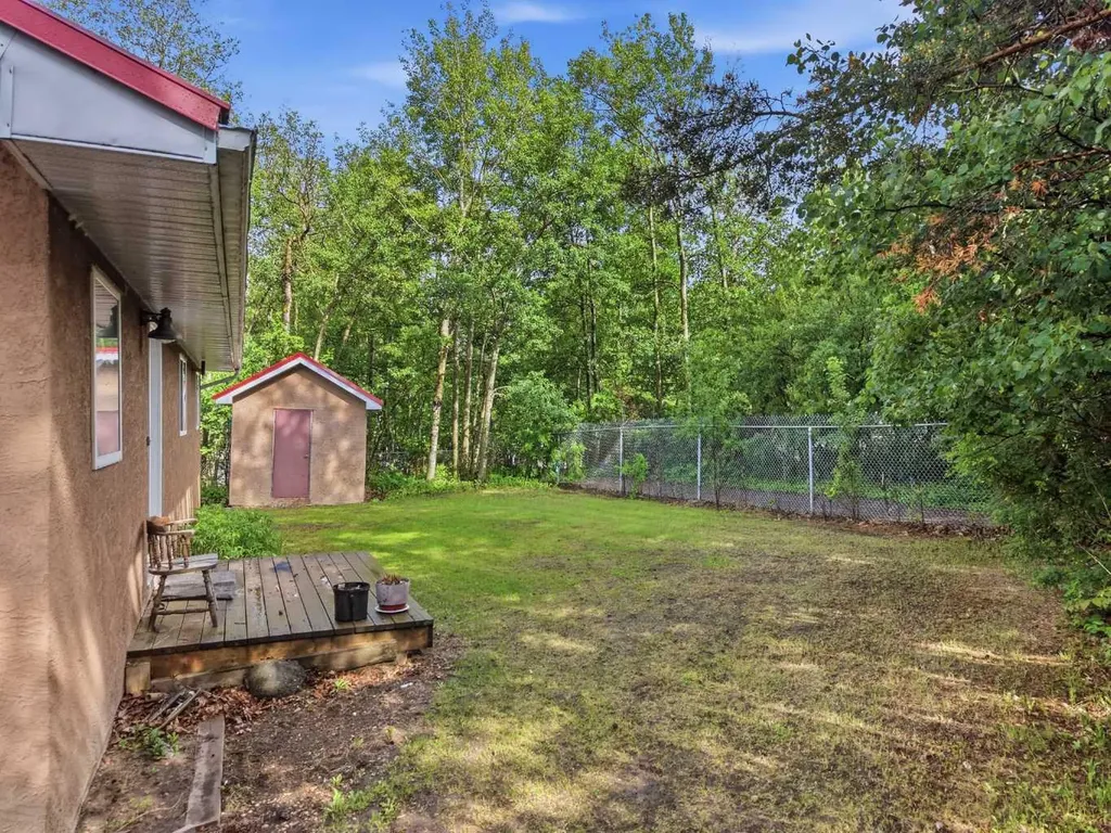37 Parkland Crescent Parkland Beach AB T0C 2J0