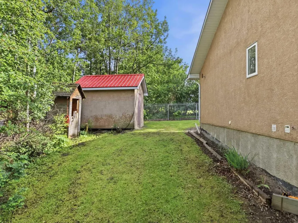 37 Parkland Crescent Parkland Beach AB T0C 2J0