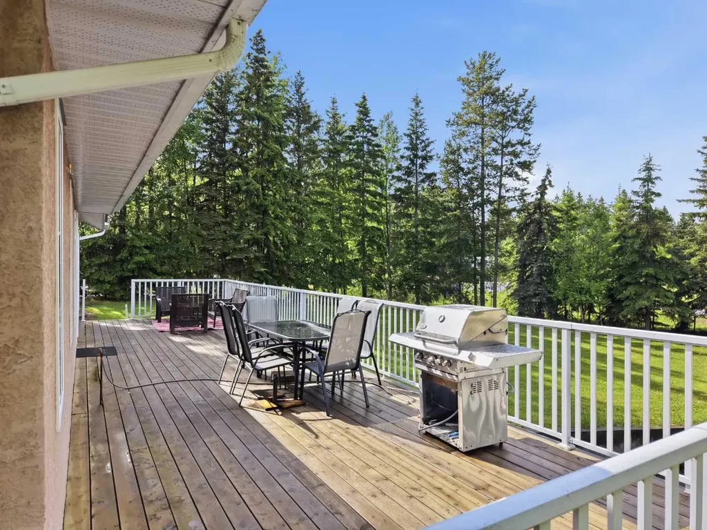 37 Parkland Crescent Parkland Beach AB T0C 2J0
