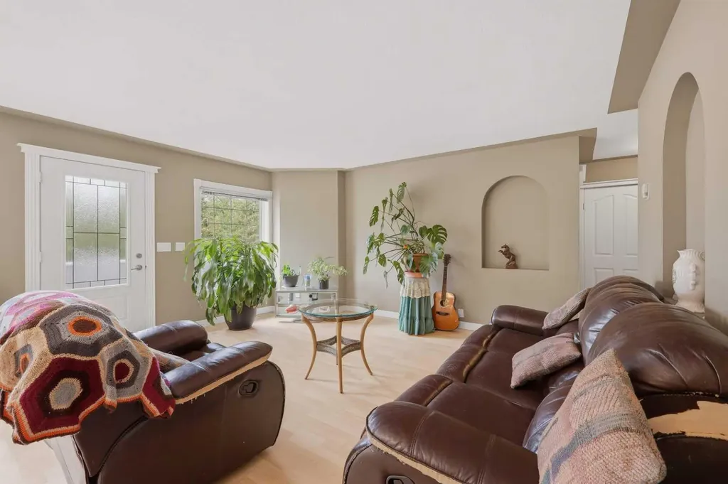 37 Parkland Crescent Parkland Beach AB T0C 2J0