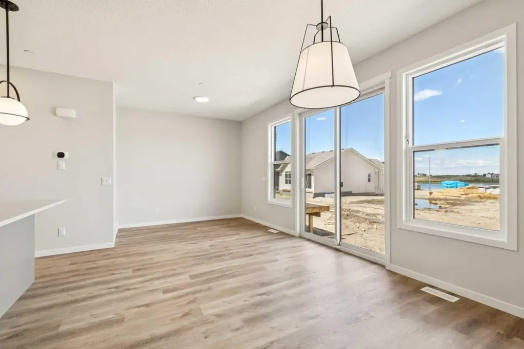 30 Hotchkiss Gardens SE Calgary AB T3S 0T5
