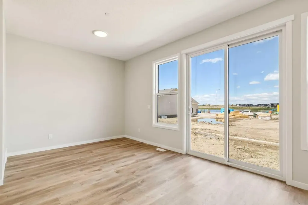 30 Hotchkiss Gardens SE Calgary AB T3S 0T5