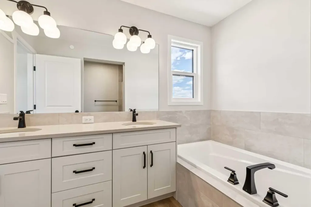 30 Hotchkiss Gardens SE Calgary AB T3S 0T5