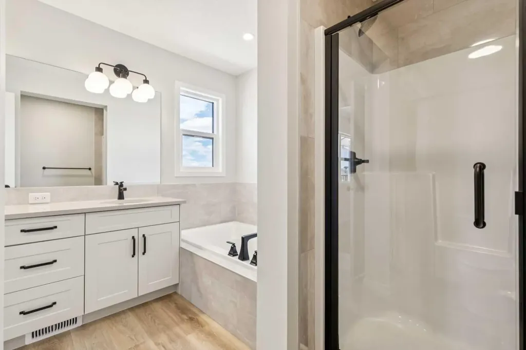 30 Hotchkiss Gardens SE Calgary AB T3S 0T5