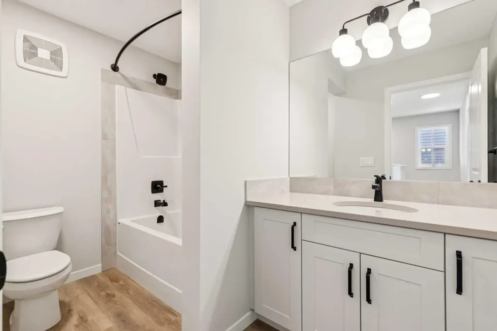 30 Hotchkiss Gardens SE Calgary AB T3S 0T5