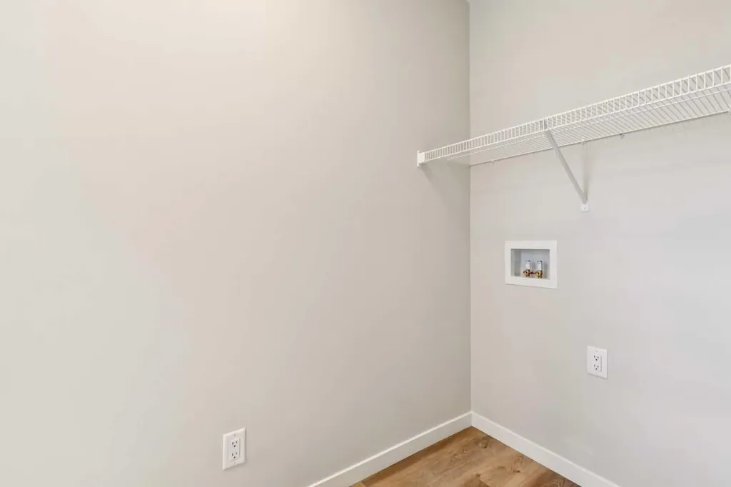 30 Hotchkiss Gardens SE Calgary AB T3S 0T5