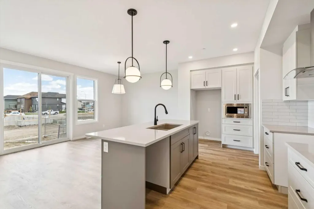 30 Hotchkiss Gardens SE Calgary AB T3S 0T5