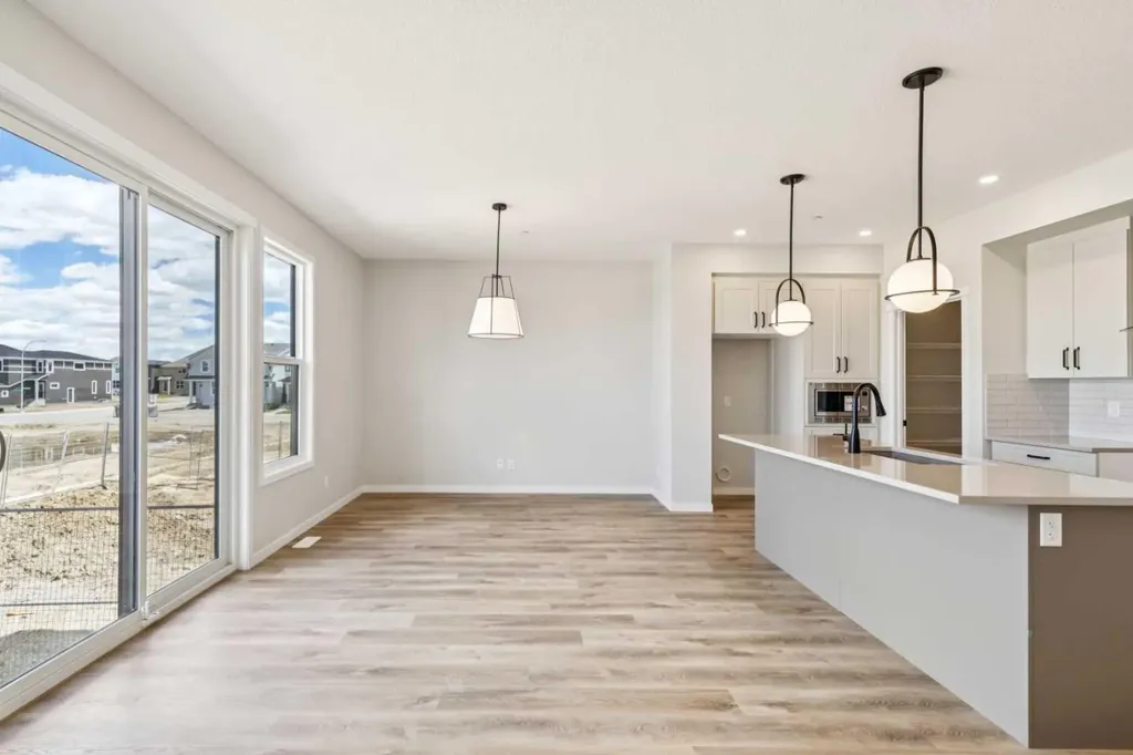 30 Hotchkiss Gardens SE Calgary AB T3S 0T5