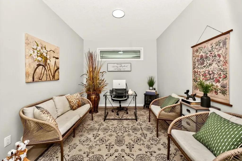 23 Lucas Boulevard NW Calgary AB T3P 1H9