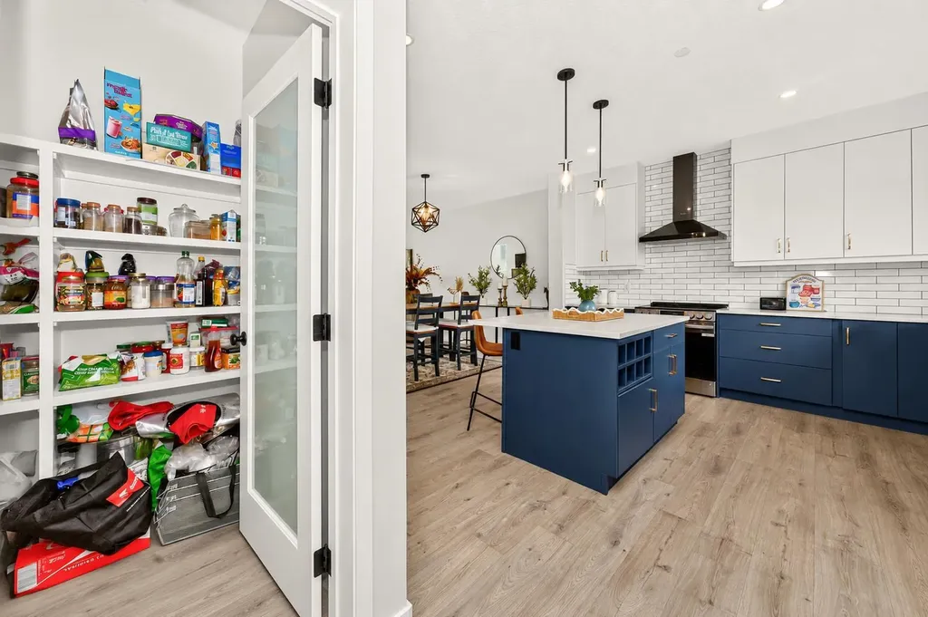 23 Lucas Boulevard NW Calgary AB T3P 1H9
