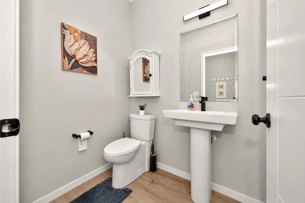 23 Lucas Boulevard NW Calgary AB T3P 1H9
