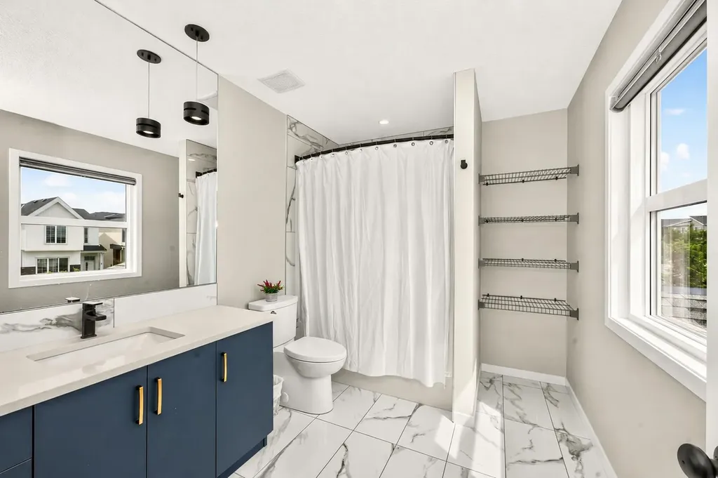 23 Lucas Boulevard NW Calgary AB T3P 1H9