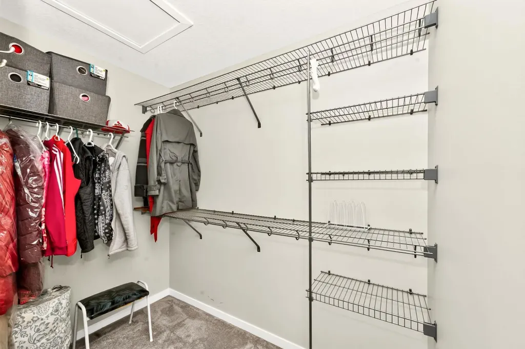 23 Lucas Boulevard NW Calgary AB T3P 1H9