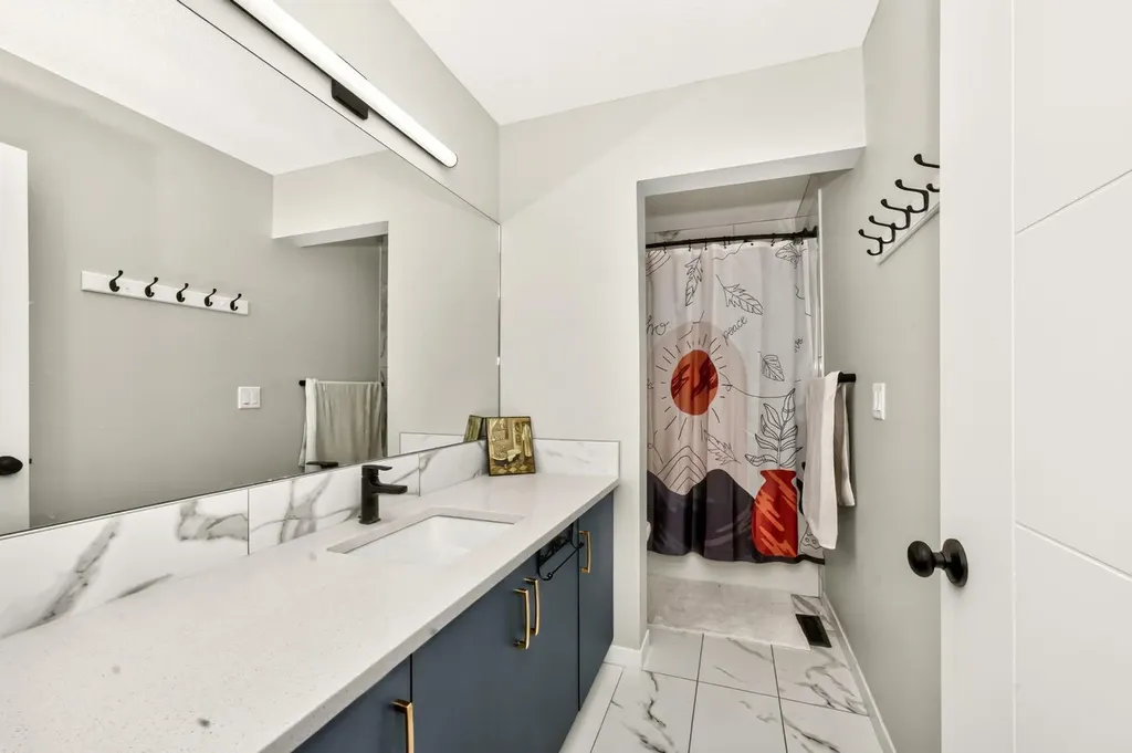 23 Lucas Boulevard NW Calgary AB T3P 1H9