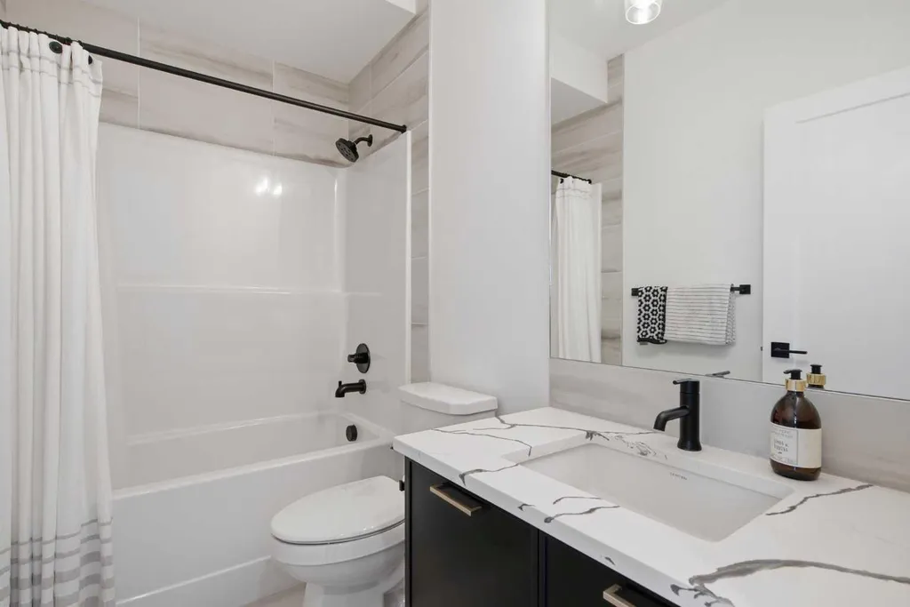 5111 19 Street SW Calgary AB T2T 7A5