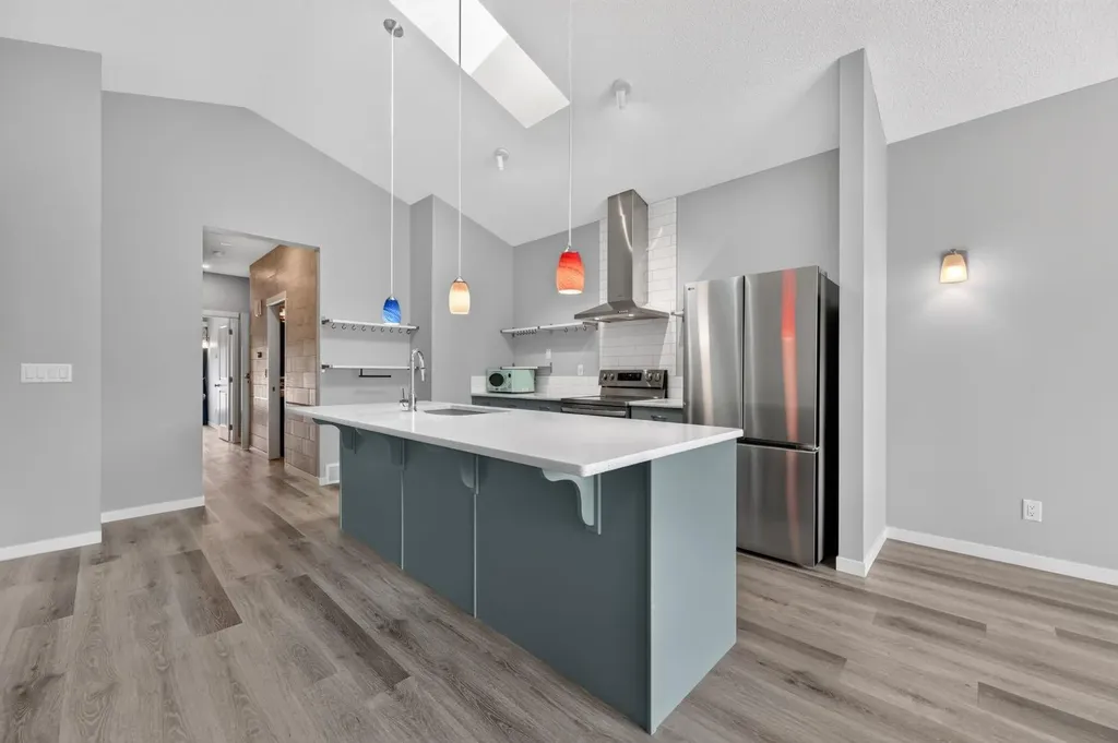 156 Belmont Boulevard SW Calgary AB T2X4W1