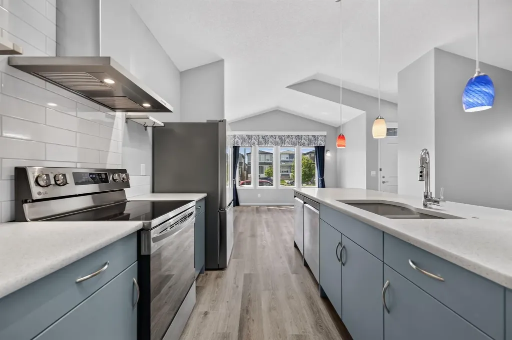 156 Belmont Boulevard SW Calgary AB T2X4W1
