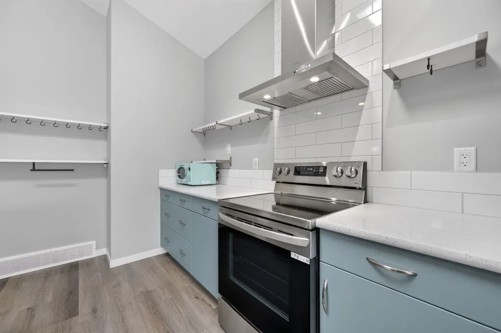 156 Belmont Boulevard SW Calgary AB T2X4W1