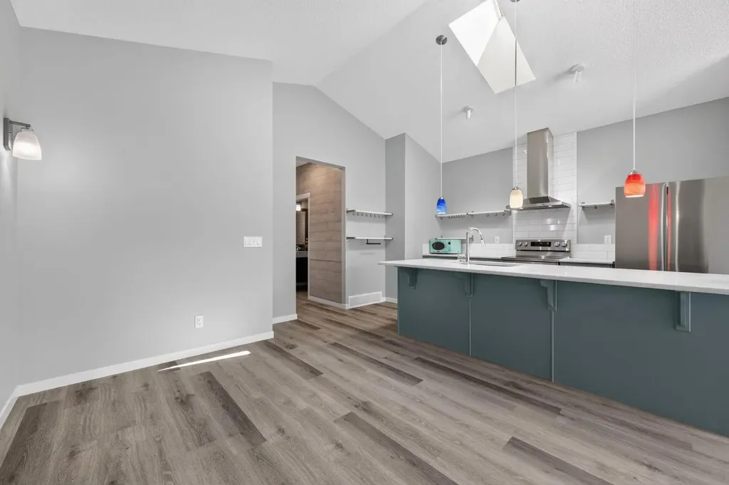 156 Belmont Boulevard SW Calgary AB T2X4W1
