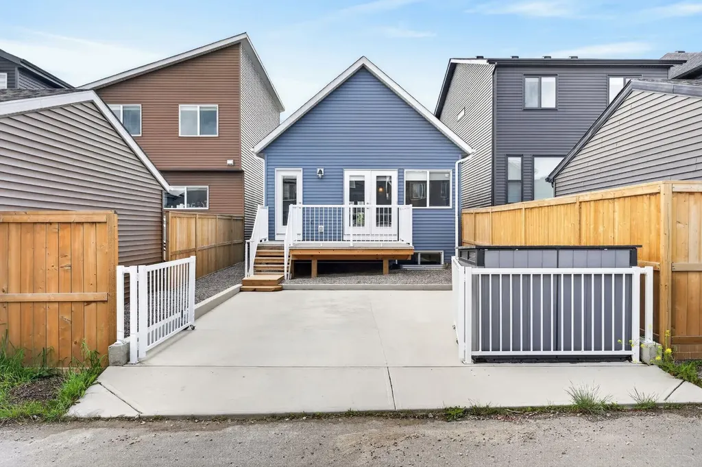 156 Belmont Boulevard SW Calgary AB T2X4W1