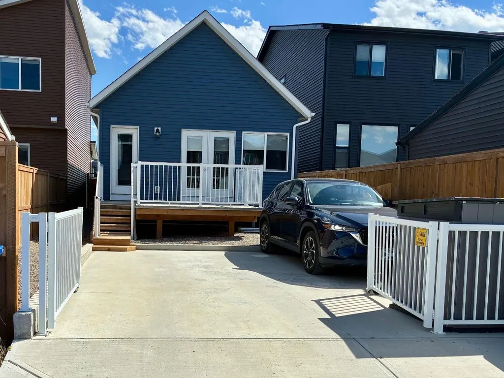 156 Belmont Boulevard SW Calgary AB T2X4W1
