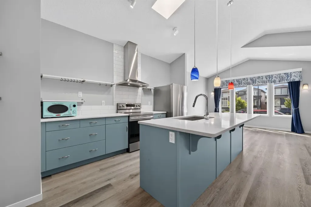 156 Belmont Boulevard SW Calgary AB T2X4W1