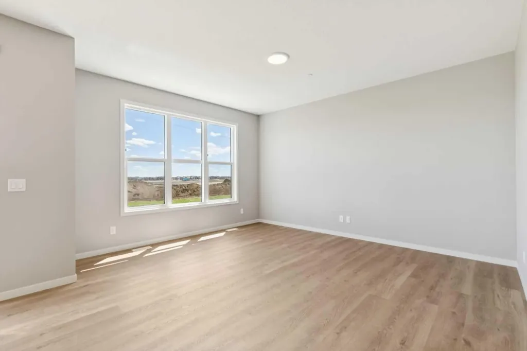 386 Hotchkiss Manor SE Calgary AB T3S 0J9