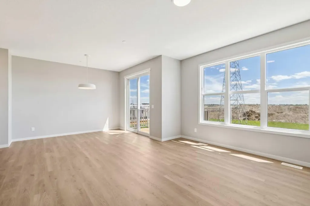 386 Hotchkiss Manor SE Calgary AB T3S 0J9