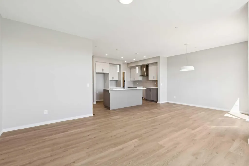 386 Hotchkiss Manor SE Calgary AB T3S 0J9