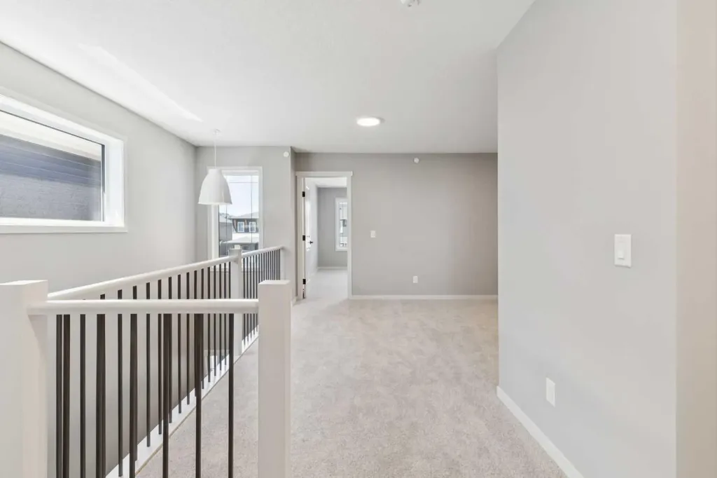 386 Hotchkiss Manor SE Calgary AB T3S 0J9