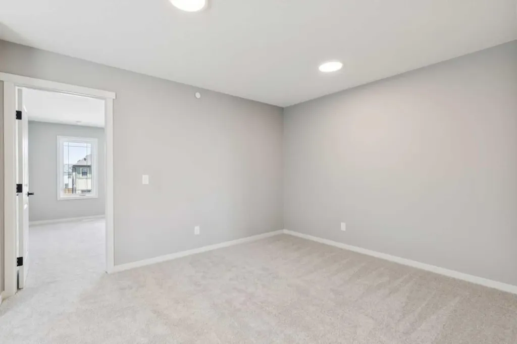 386 Hotchkiss Manor SE Calgary AB T3S 0J9