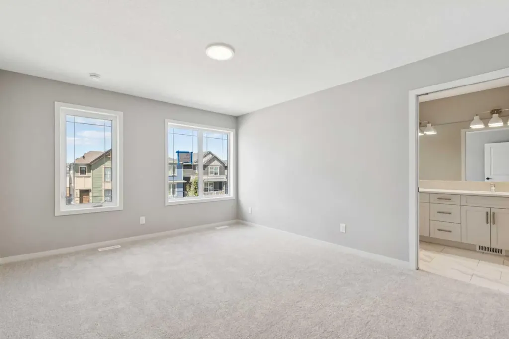 386 Hotchkiss Manor SE Calgary AB T3S 0J9