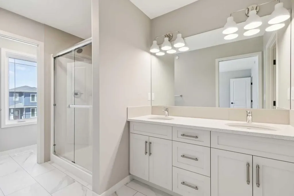 386 Hotchkiss Manor SE Calgary AB T3S 0J9