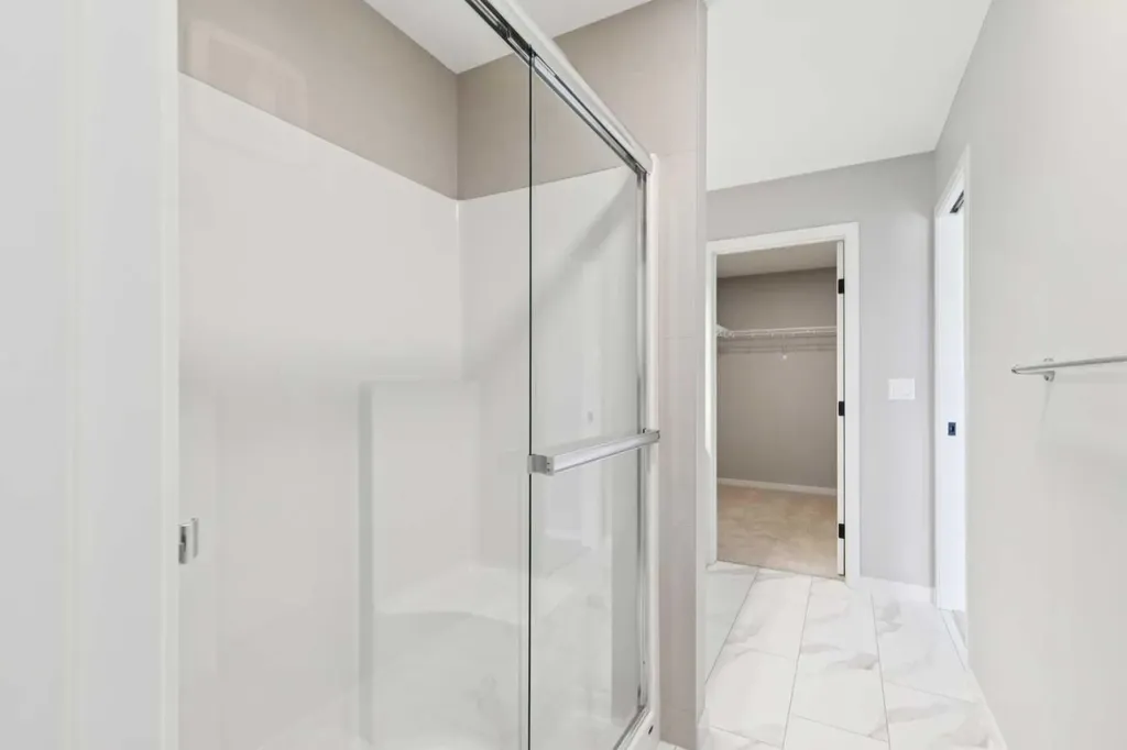 386 Hotchkiss Manor SE Calgary AB T3S 0J9