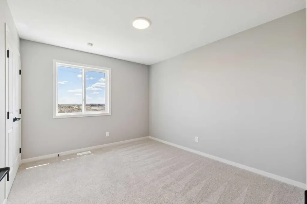 386 Hotchkiss Manor SE Calgary AB T3S 0J9