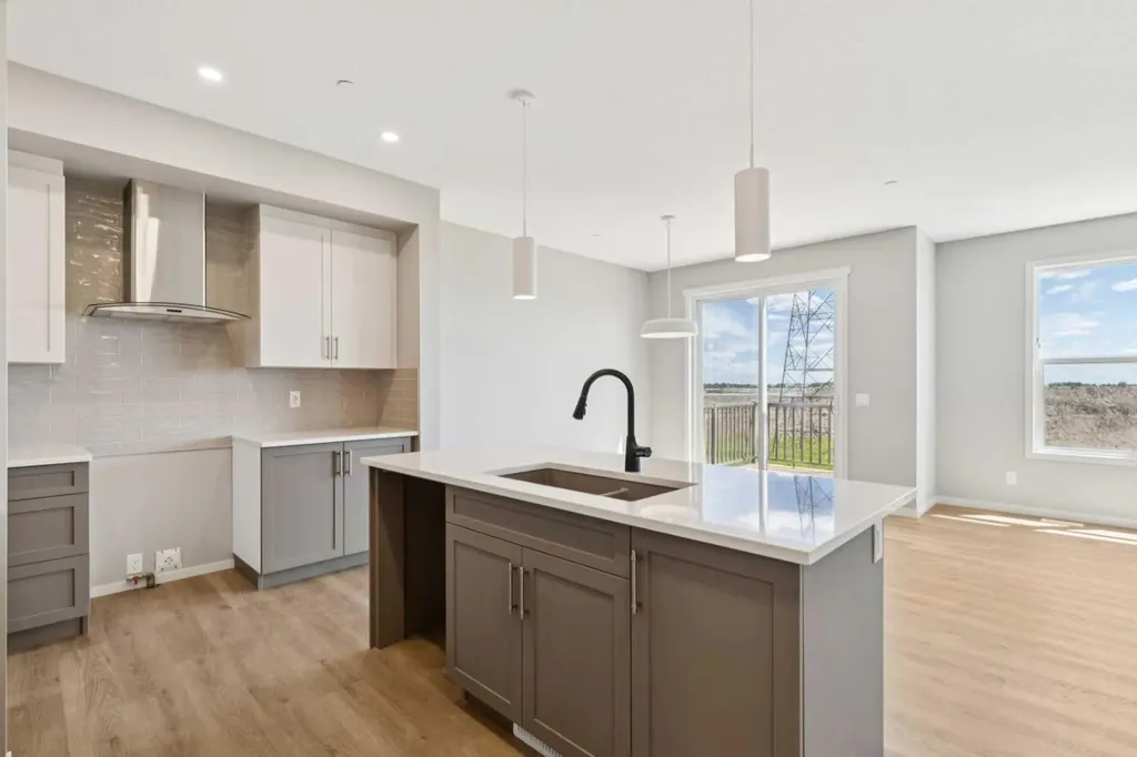 386 Hotchkiss Manor SE Calgary AB T3S 0J9