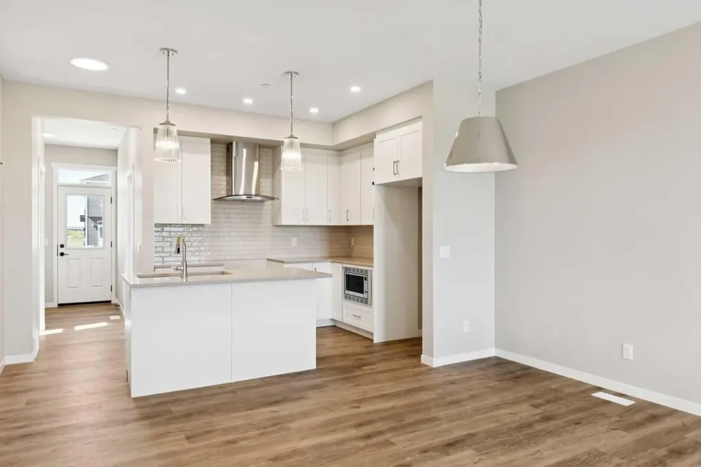 79 Hotchkiss Way SE Calgary AB T3S 0V2