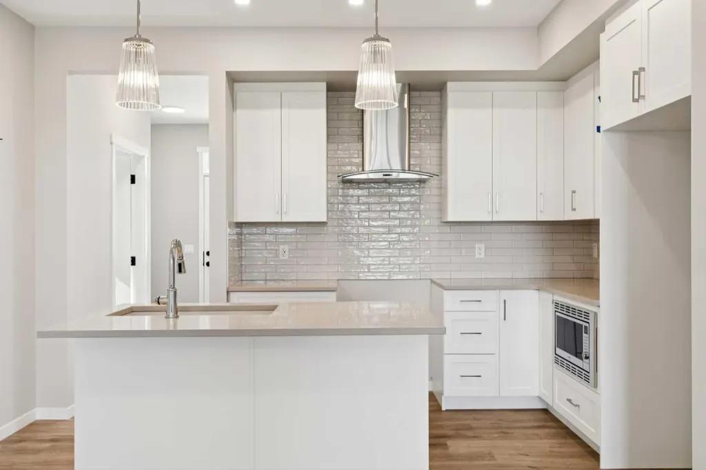 79 Hotchkiss Way SE Calgary AB T3S 0V2