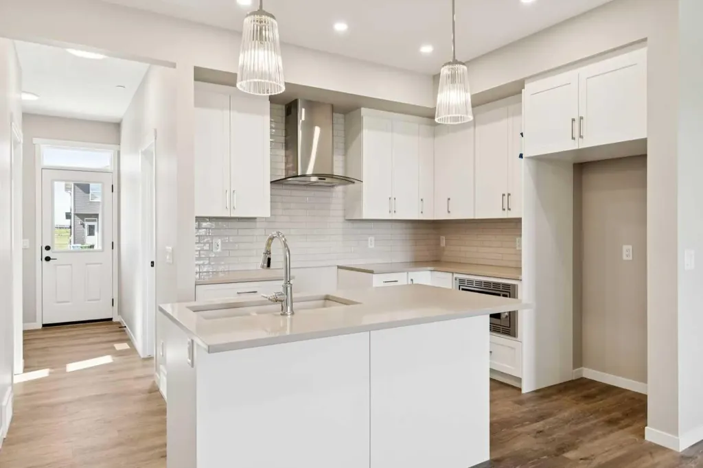 79 Hotchkiss Way SE Calgary AB T3S 0V2