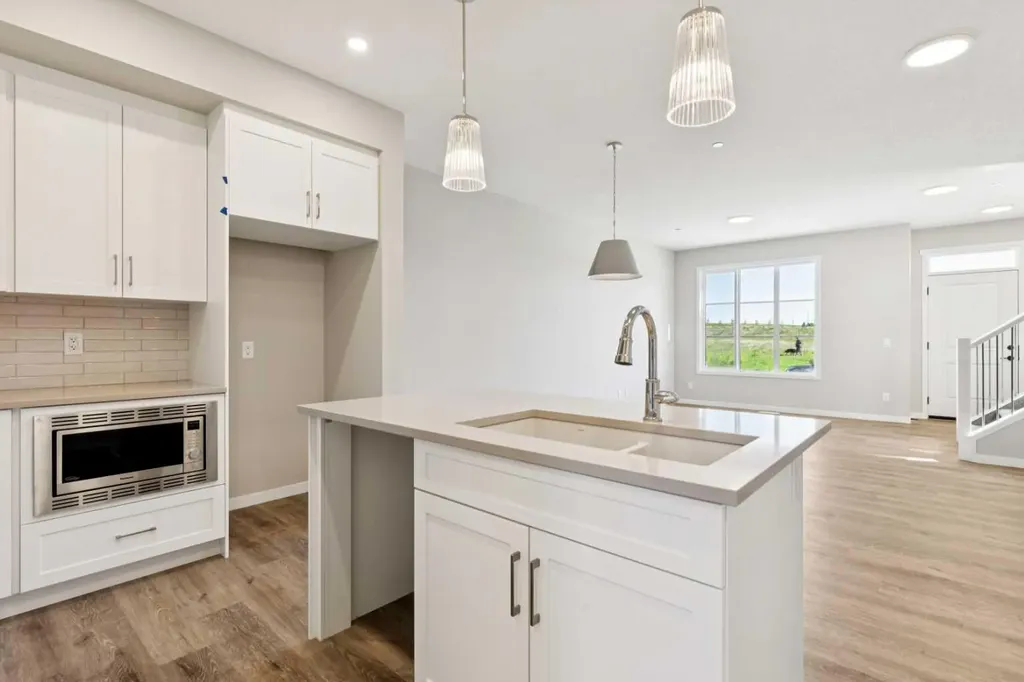 79 Hotchkiss Way SE Calgary AB T3S 0V2