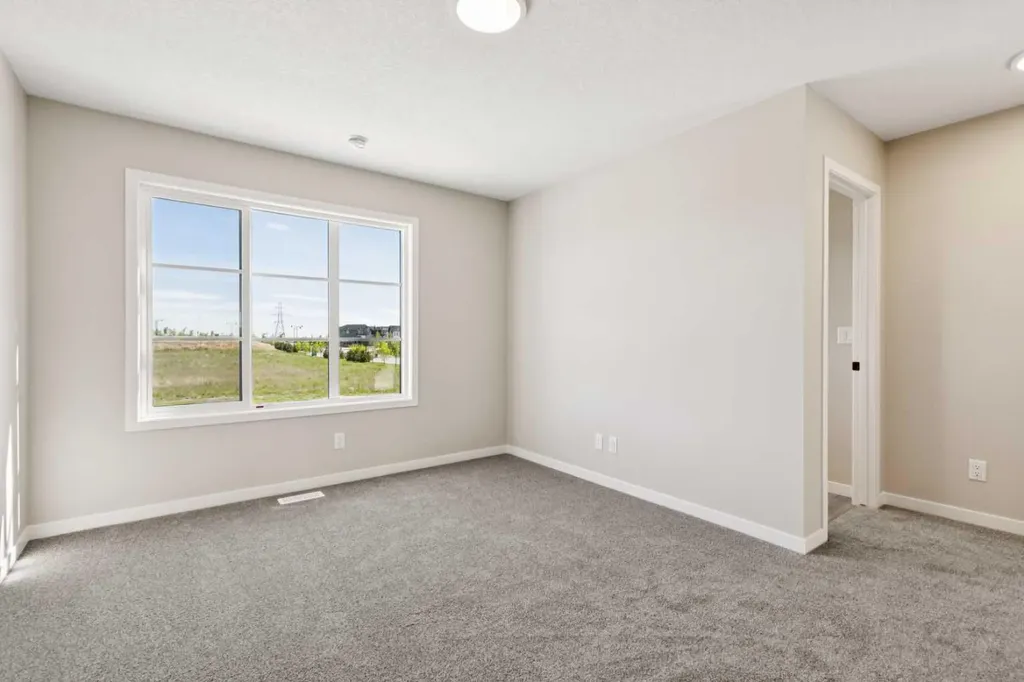 79 Hotchkiss Way SE Calgary AB T3S 0V2