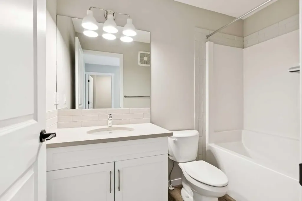 79 Hotchkiss Way SE Calgary AB T3S 0V2
