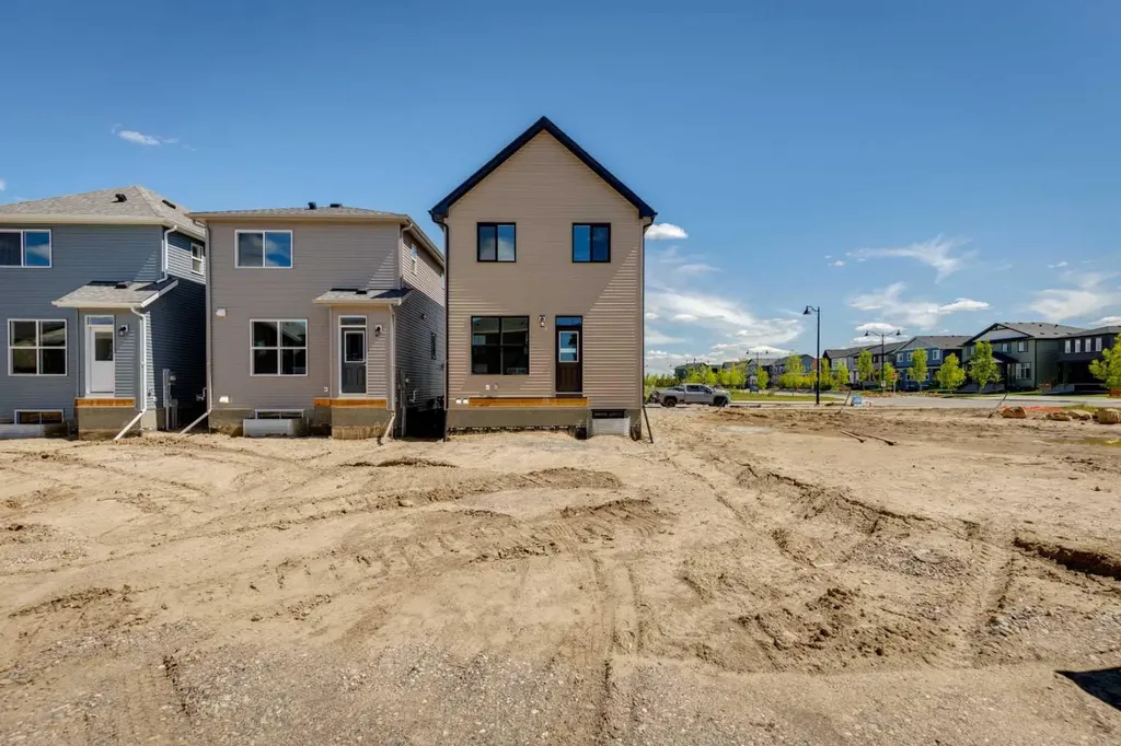 79 Hotchkiss Way SE Calgary AB T3S 0V2