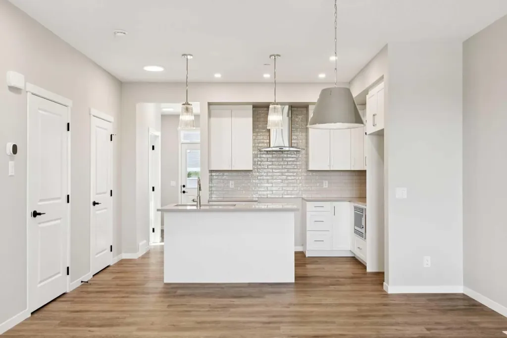 79 Hotchkiss Way SE Calgary AB T3S 0V2