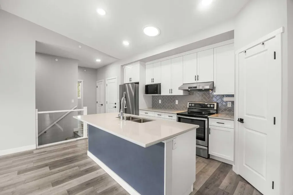 289 Lucas Avenue NW Calgary AB T3P 1S3