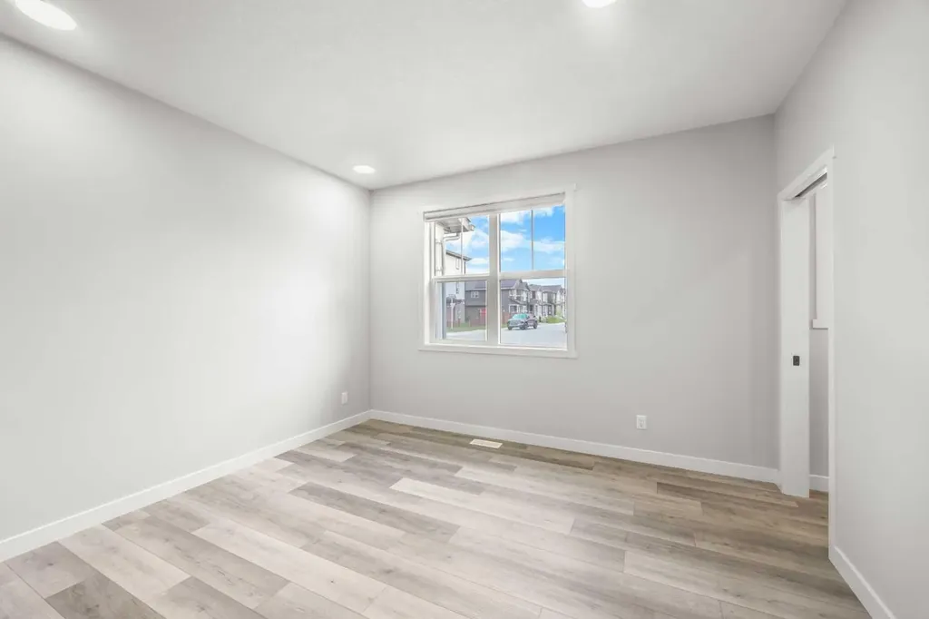 289 Lucas Avenue NW Calgary AB T3P 1S3