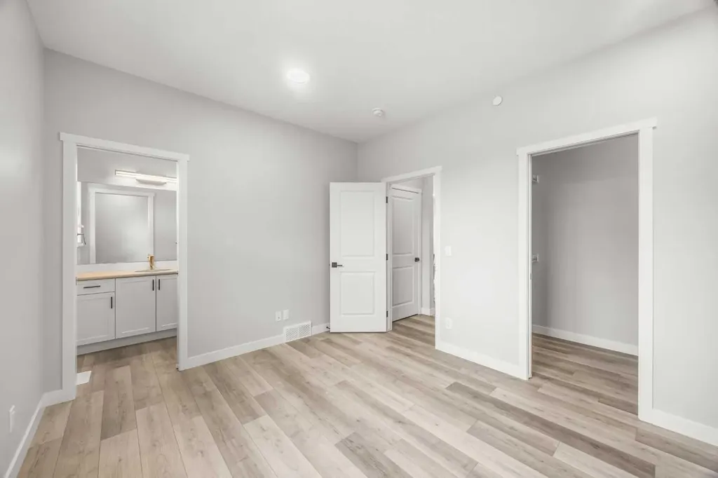 289 Lucas Avenue NW Calgary AB T3P 1S3