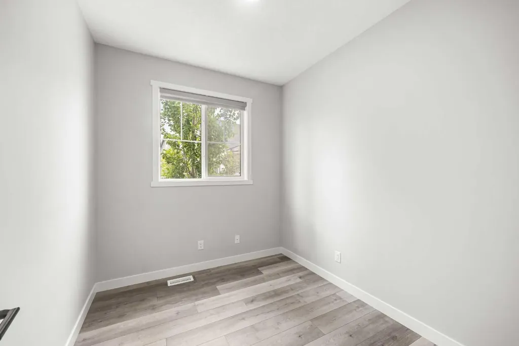 289 Lucas Avenue NW Calgary AB T3P 1S3