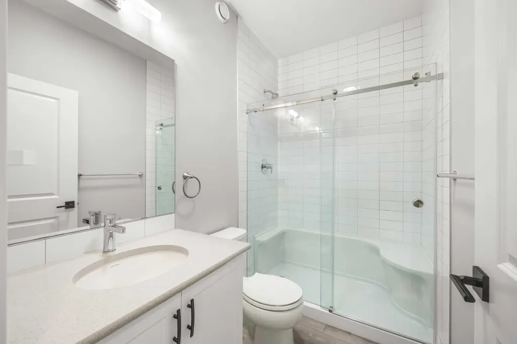 289 Lucas Avenue NW Calgary AB T3P 1S3